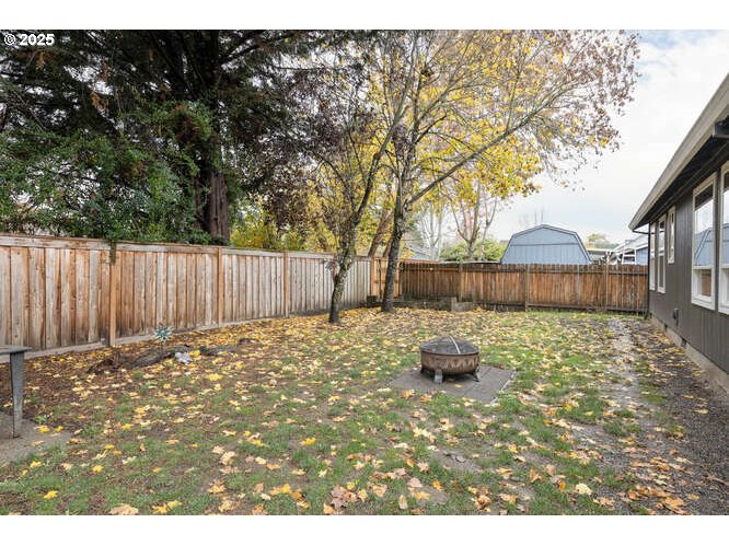 McMinnville, Oregon 97128, United States, 3 Bedrooms Bedrooms, ,2 BathroomsBathrooms,Residential,Active,242306