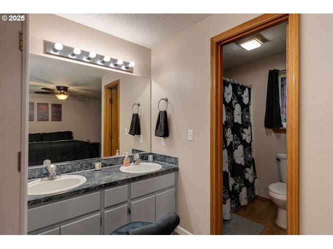 McMinnville, Oregon 97128, United States, 3 Bedrooms Bedrooms, ,2 BathroomsBathrooms,Residential,Active,242306