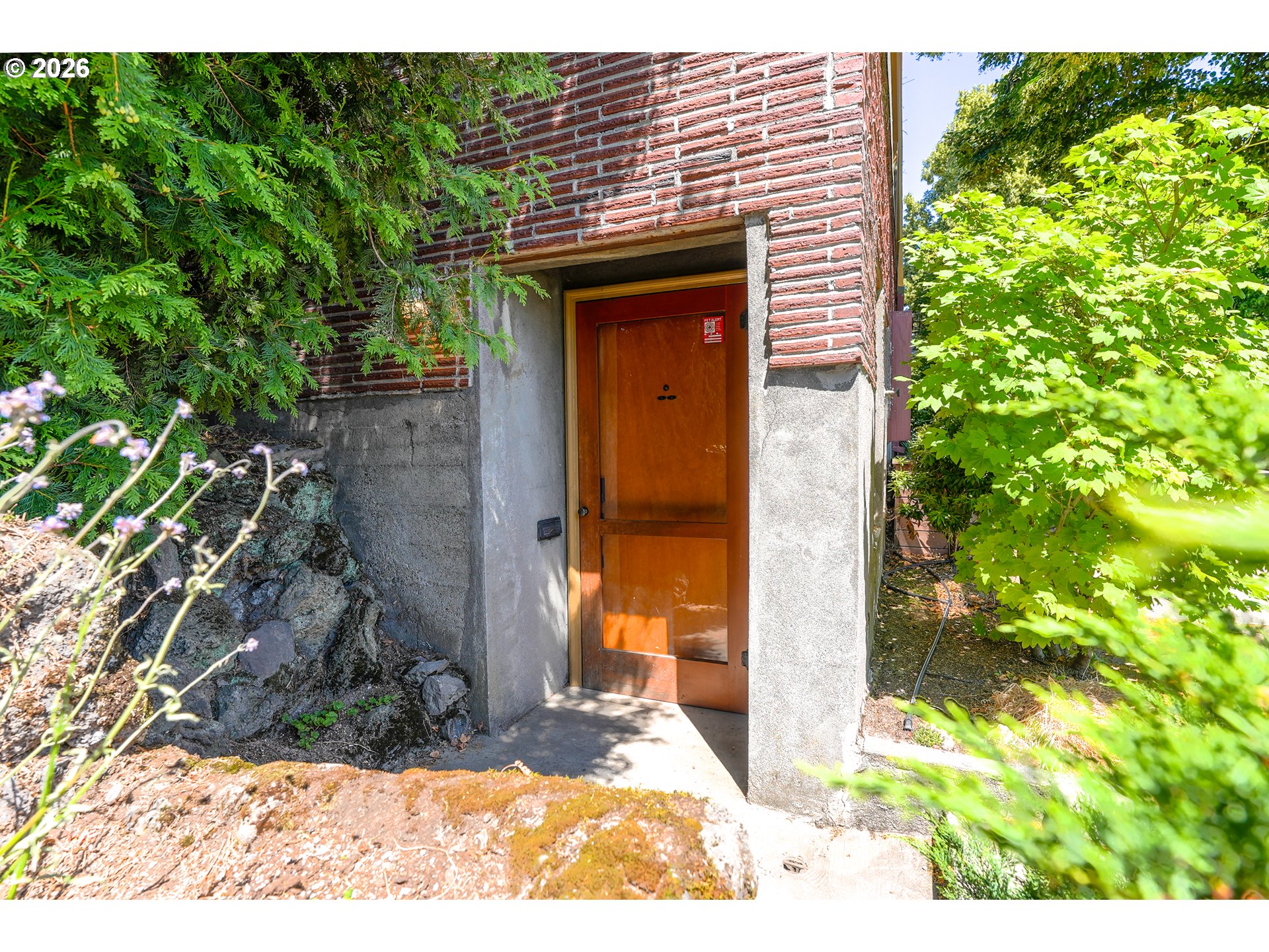 2025 SE CARUTHERS ST 24