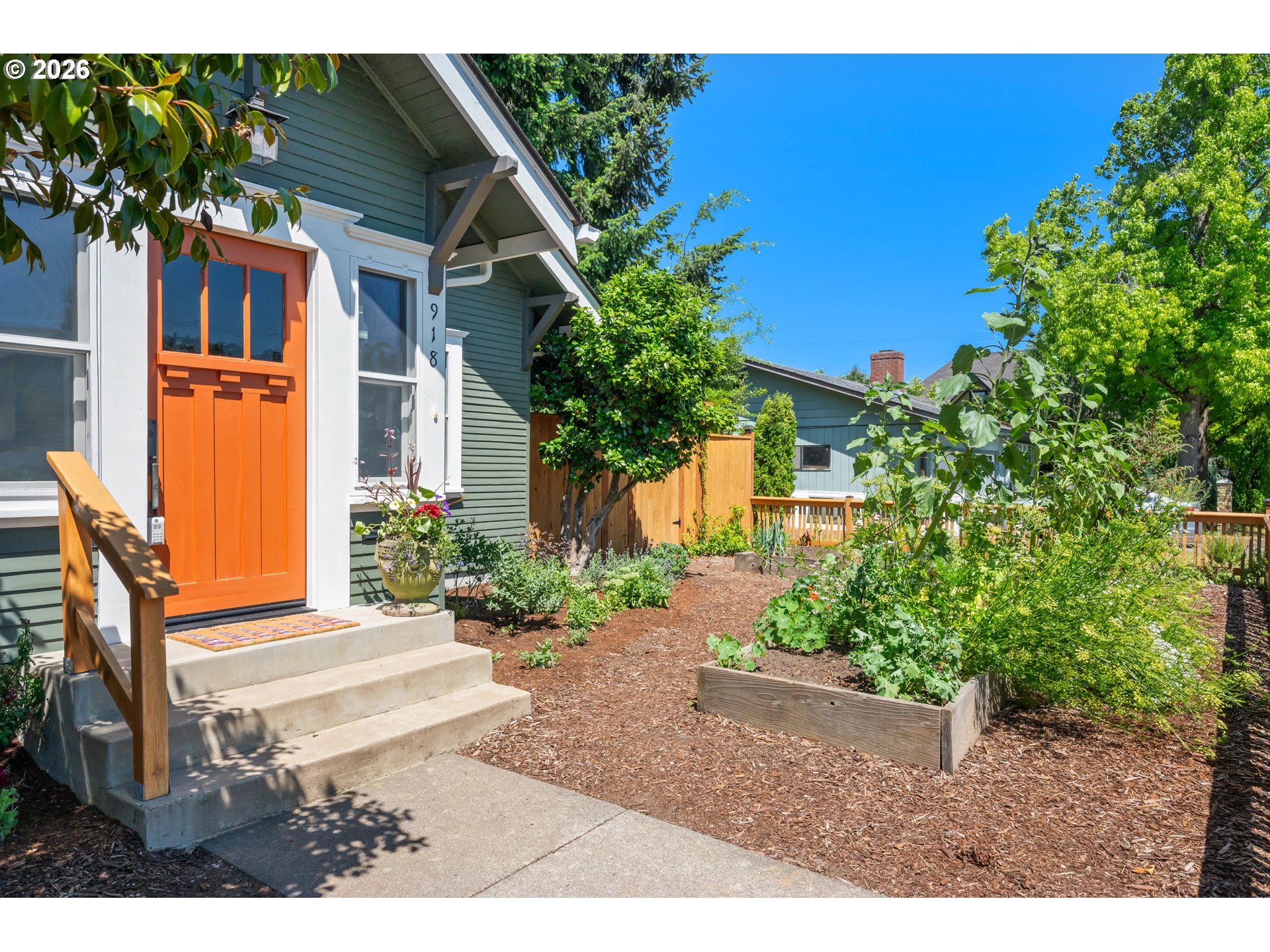 918 C ST