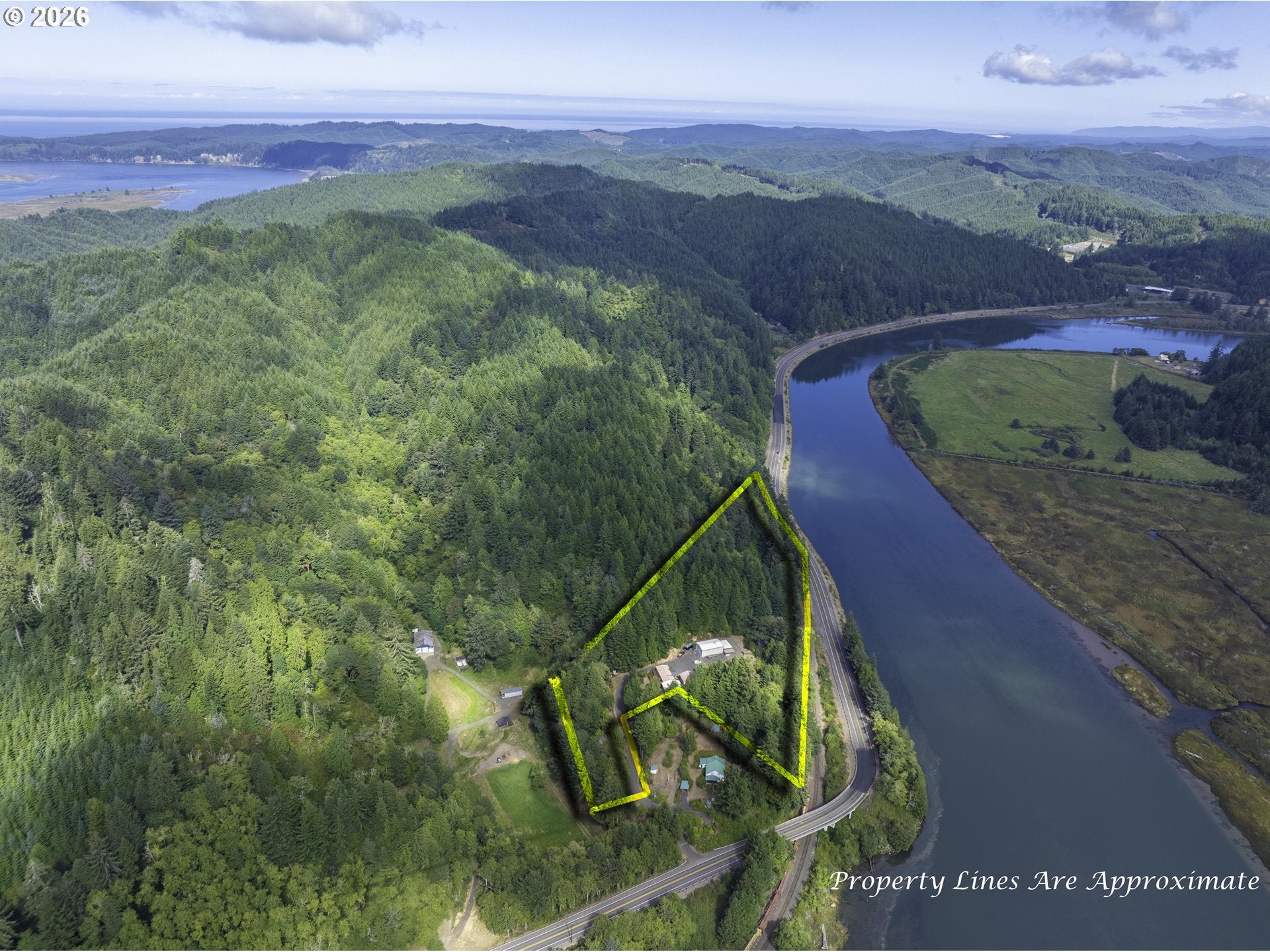 1124 LOWER SMITH RIVER RD