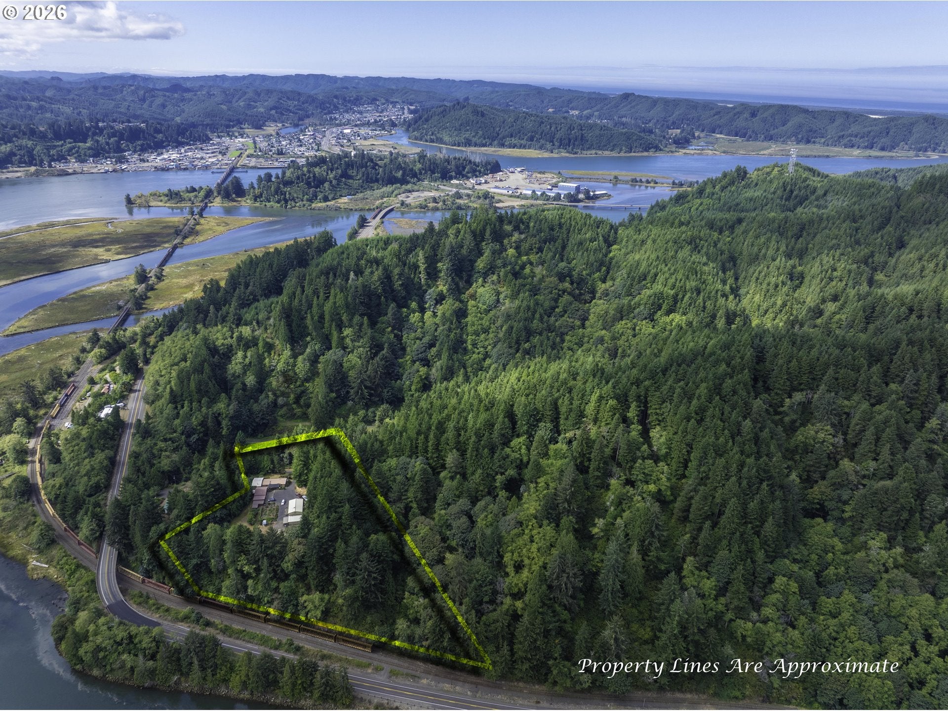 1124 LOWER SMITH RIVER RD