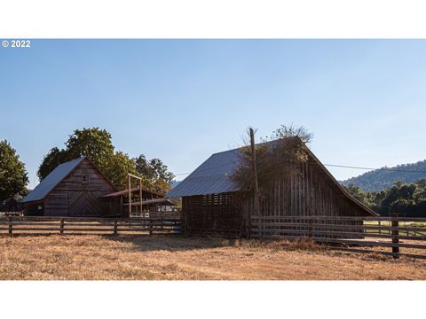 A home in Roseburg