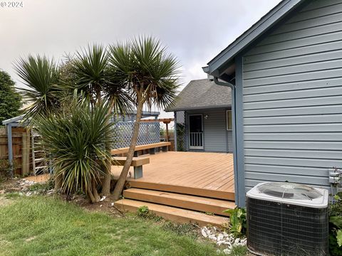 A home in Coos Bay