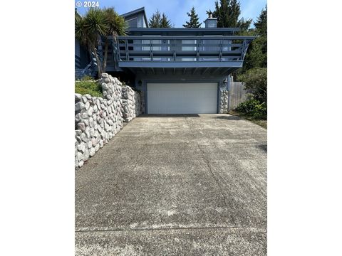 A home in Coos Bay