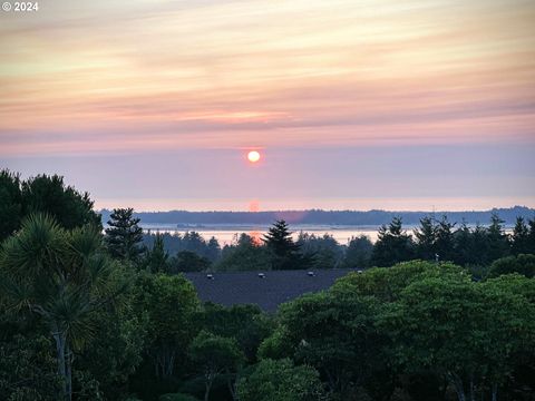 A home in Coos Bay