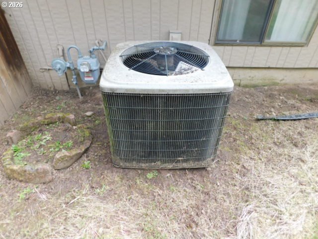 8621 SE STRAWBERRY LN