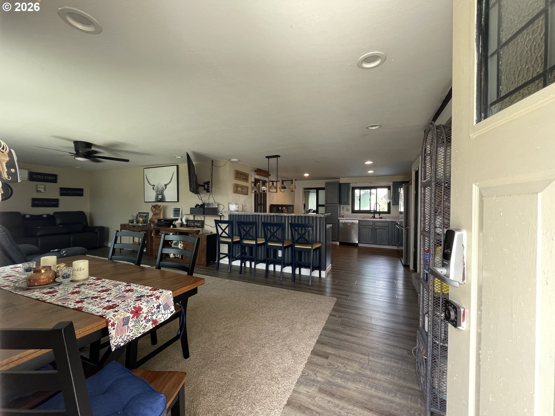 2220 MAINE CT