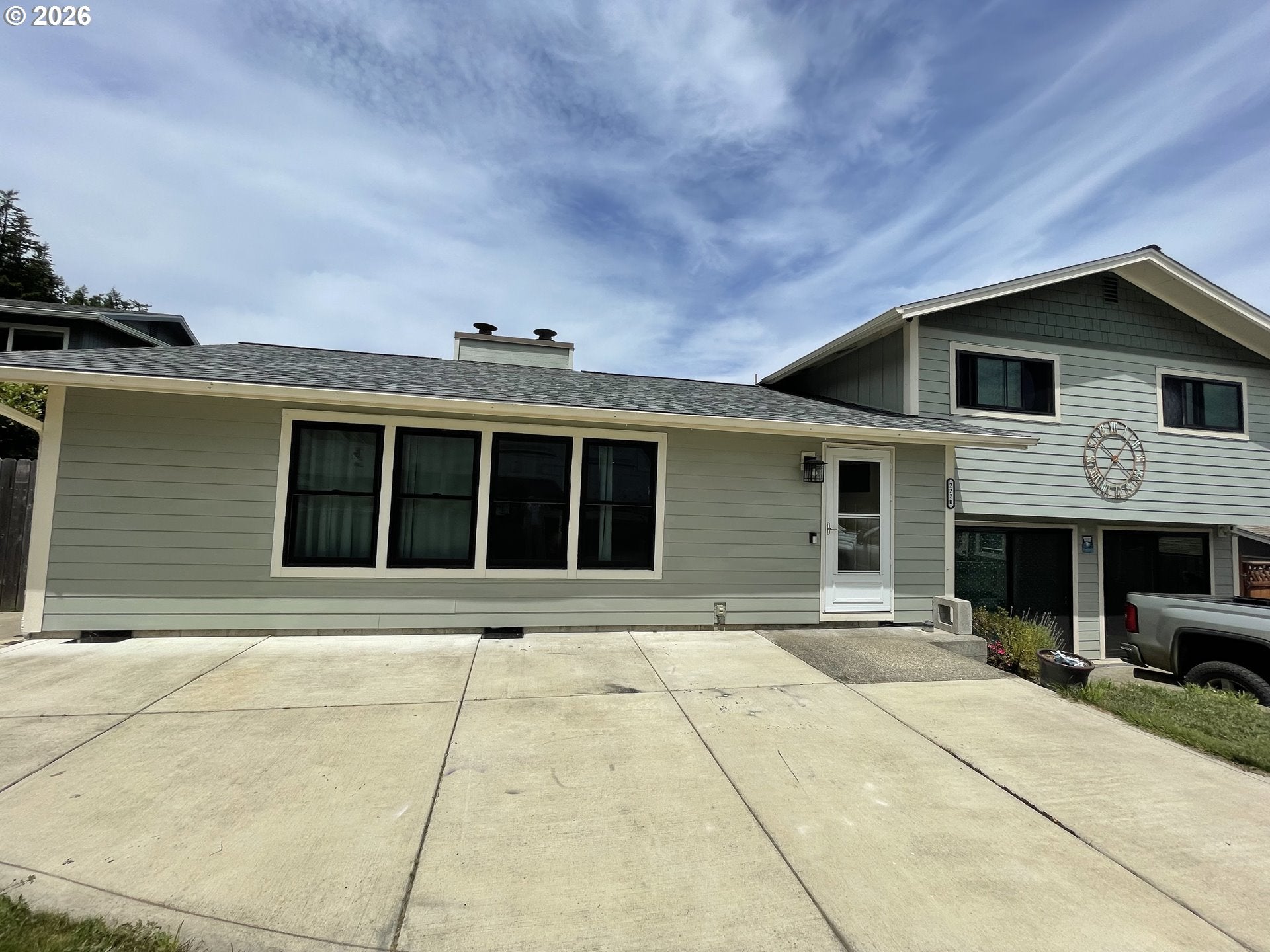 2220 MAINE CT