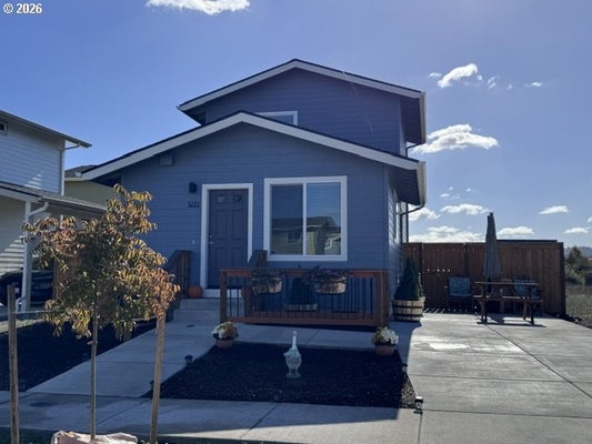 5272 FOREST LN, EUGENE, OR 97402 - Image c937e643a2cd5e5ab27dc2936b2ed486/3595656597