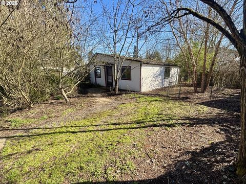 1860 W 12TH AVE Eugene OR 97402