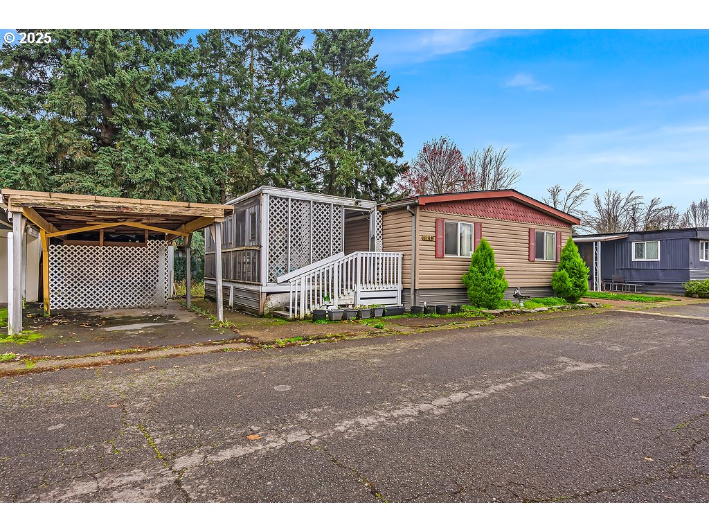 4882 NE LANCASTER DR 127