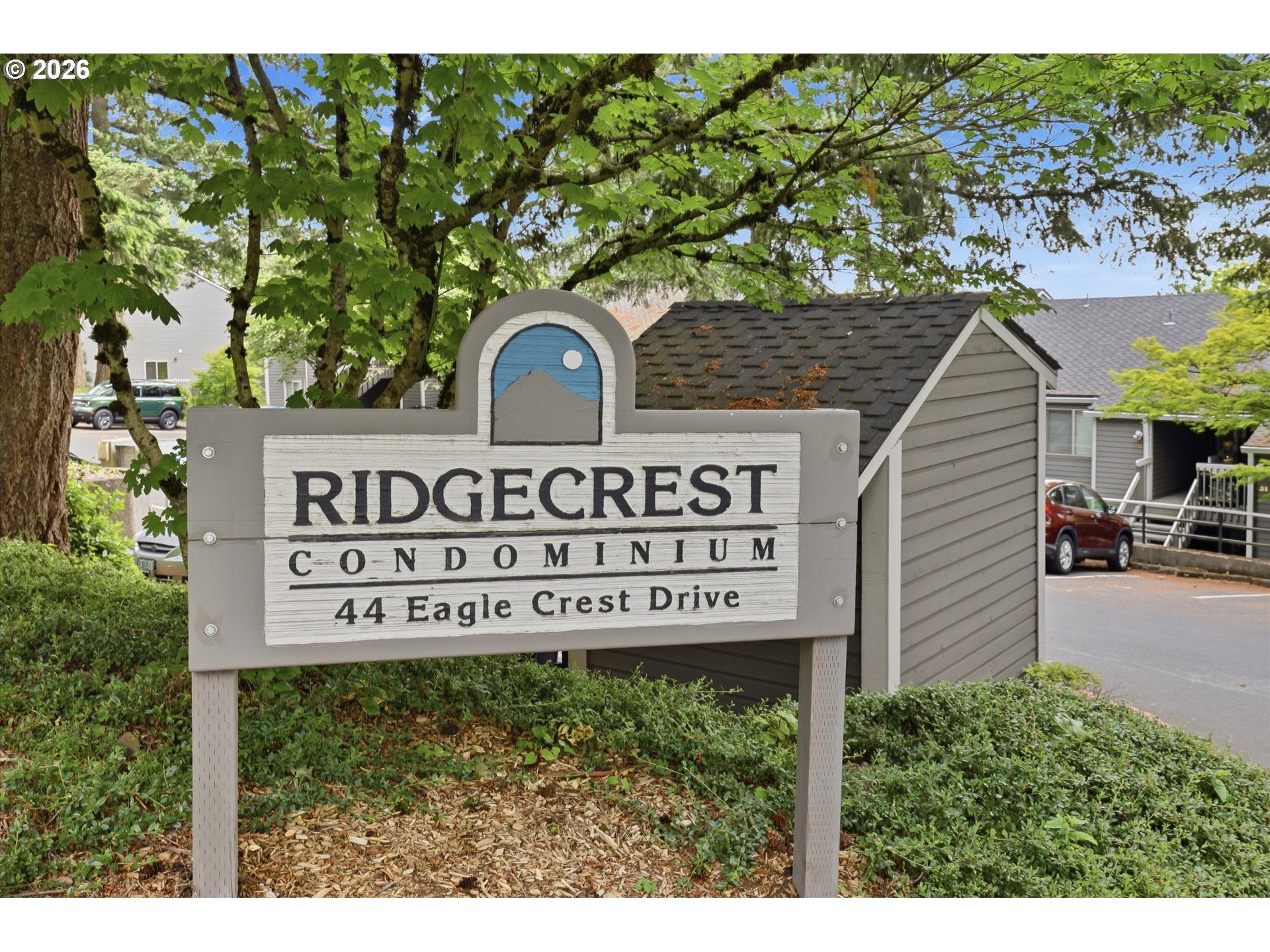 44 EAGLE CREST DR 10