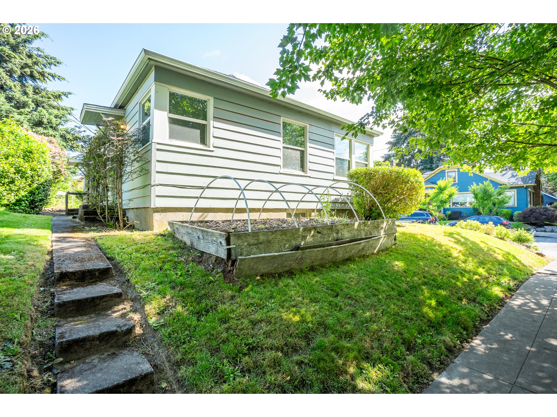 305 NE 26TH AVE