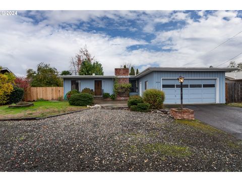 A home in Roseburg