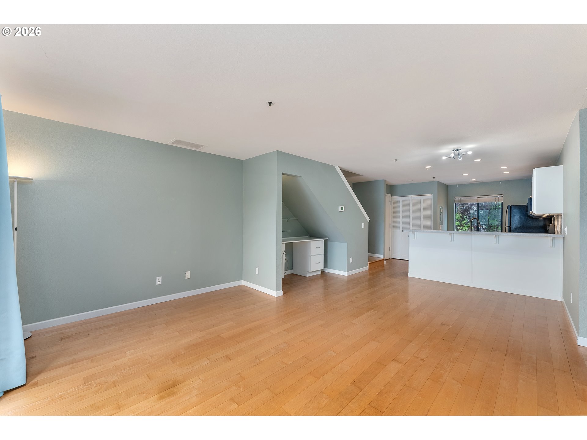 710 NW NAITO PKWY C12