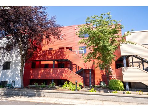 710 NW NAITO PKWY C12 Portland OR 97209