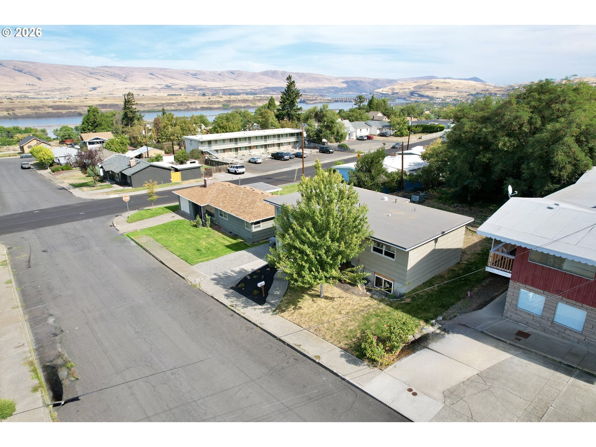 1106 OREGON ST