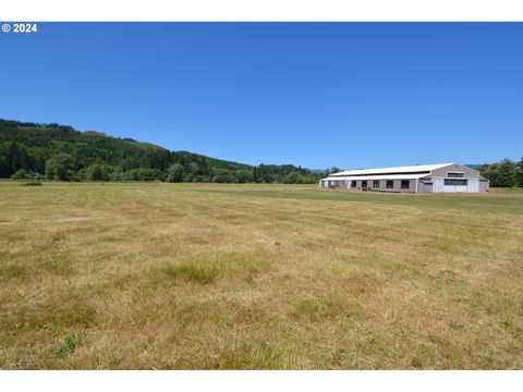 A home in Grays River