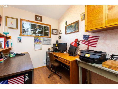 A home in Grays River