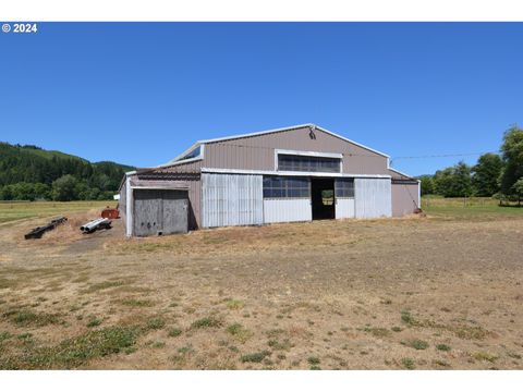 A home in Grays River