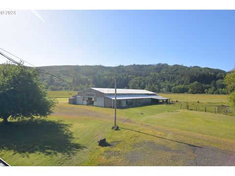 A home in Grays River