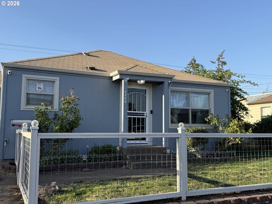 2460 E ST, SPRINGFIELD, OR 97477 - Image ca151ac4bfe336cf871b2a54dea19a6d/3955232438