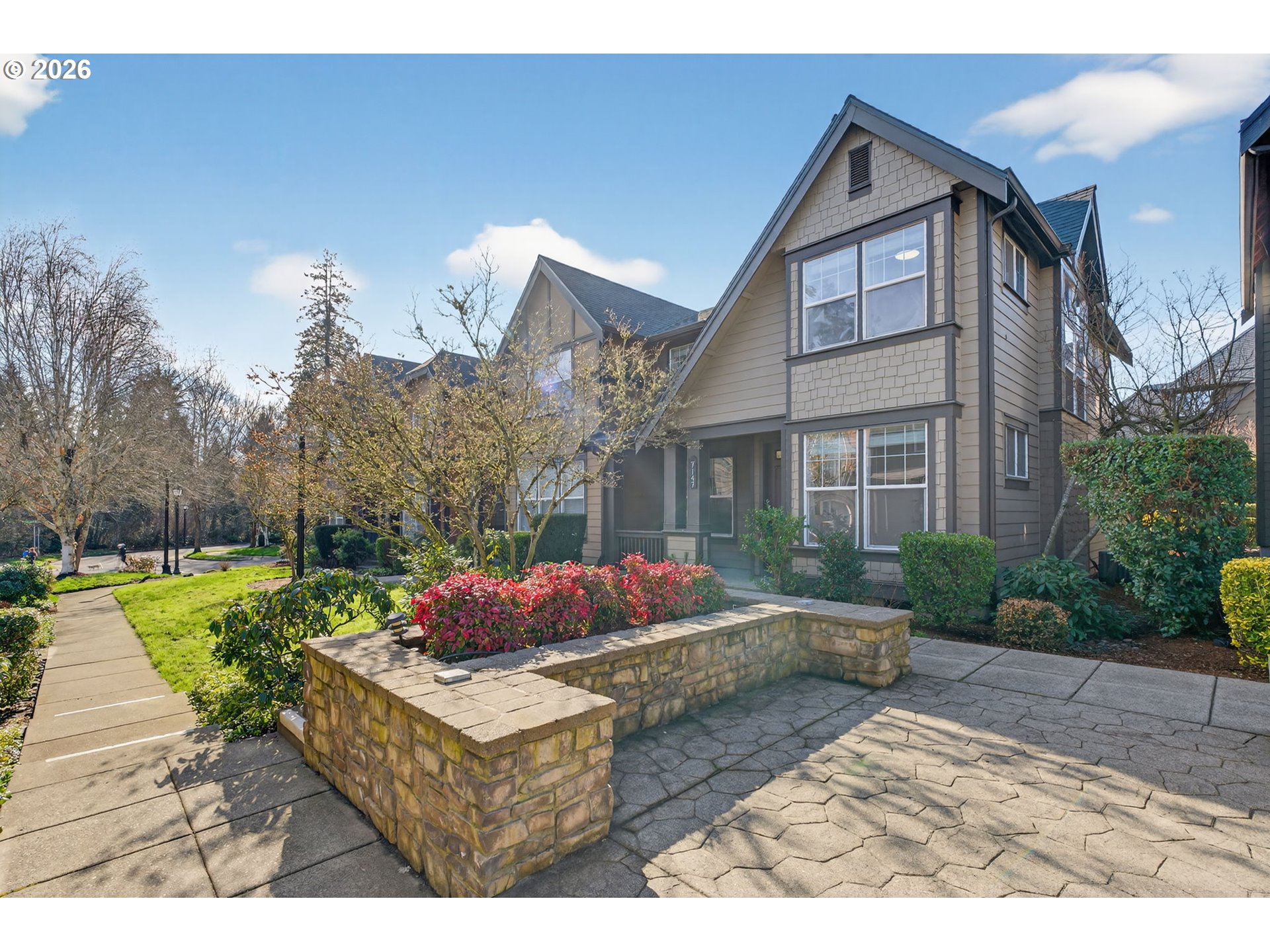 7147 NE STONEWATER ST