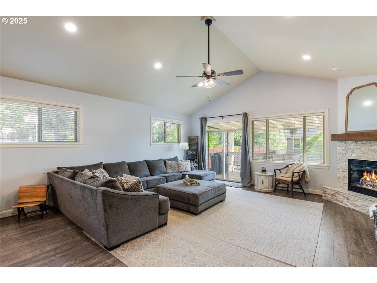 39584 WALL ST