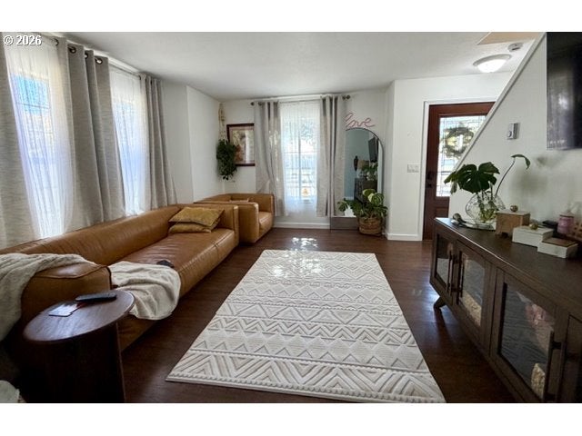 109 NW 8TH ST
