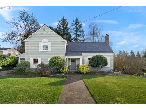 2600 SW CRESTDALE DR Portland OR 97225