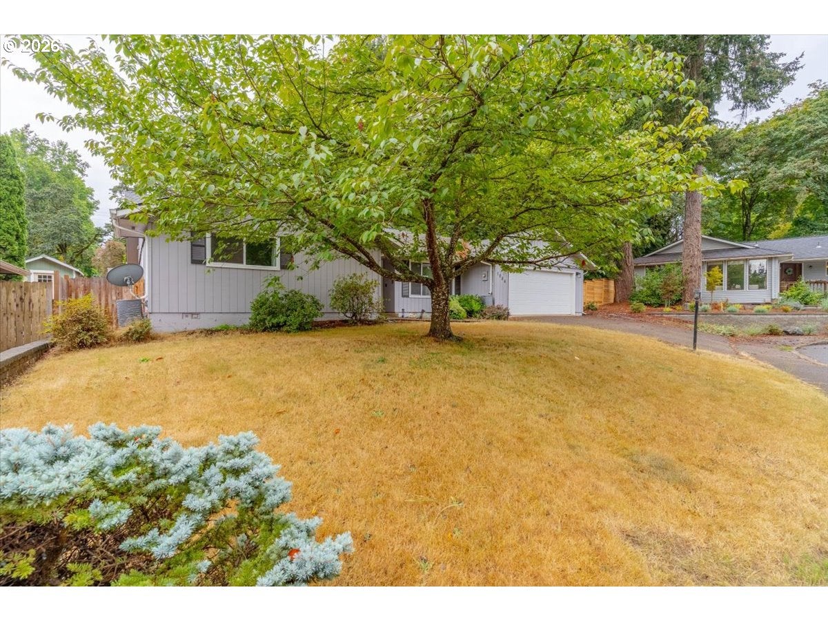 1086 HANOVER CT