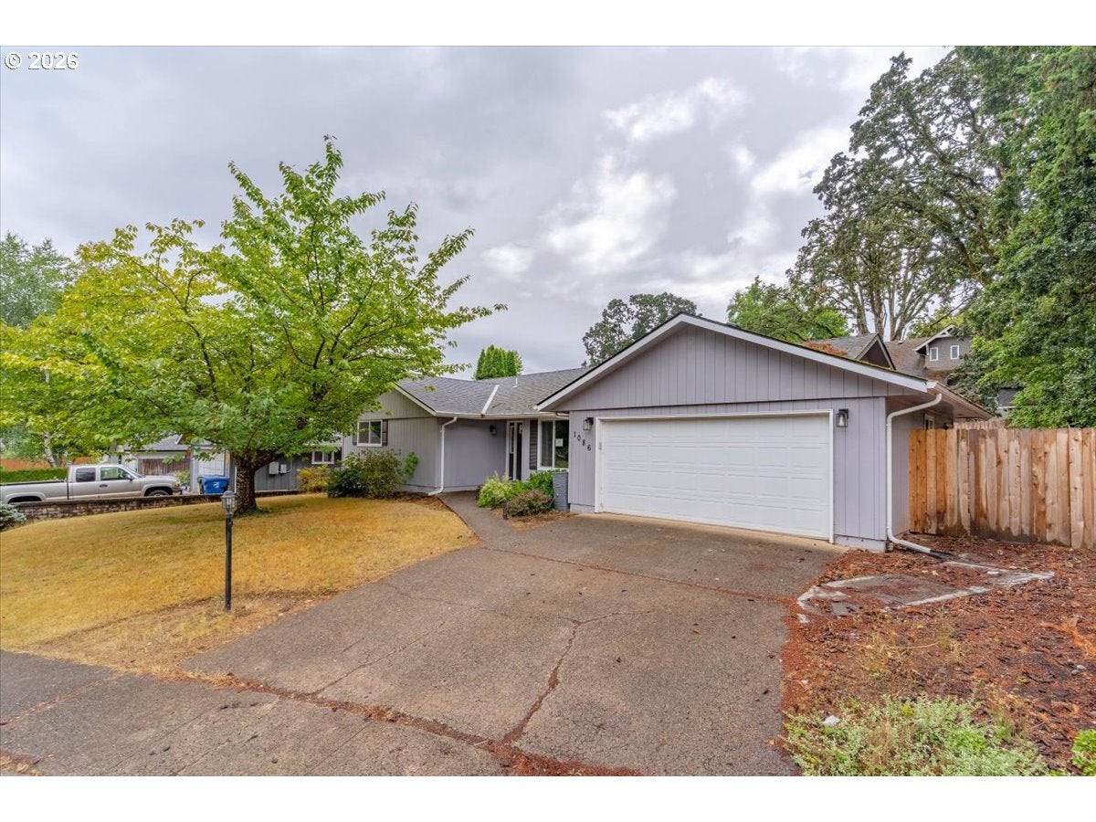 1086 HANOVER CT