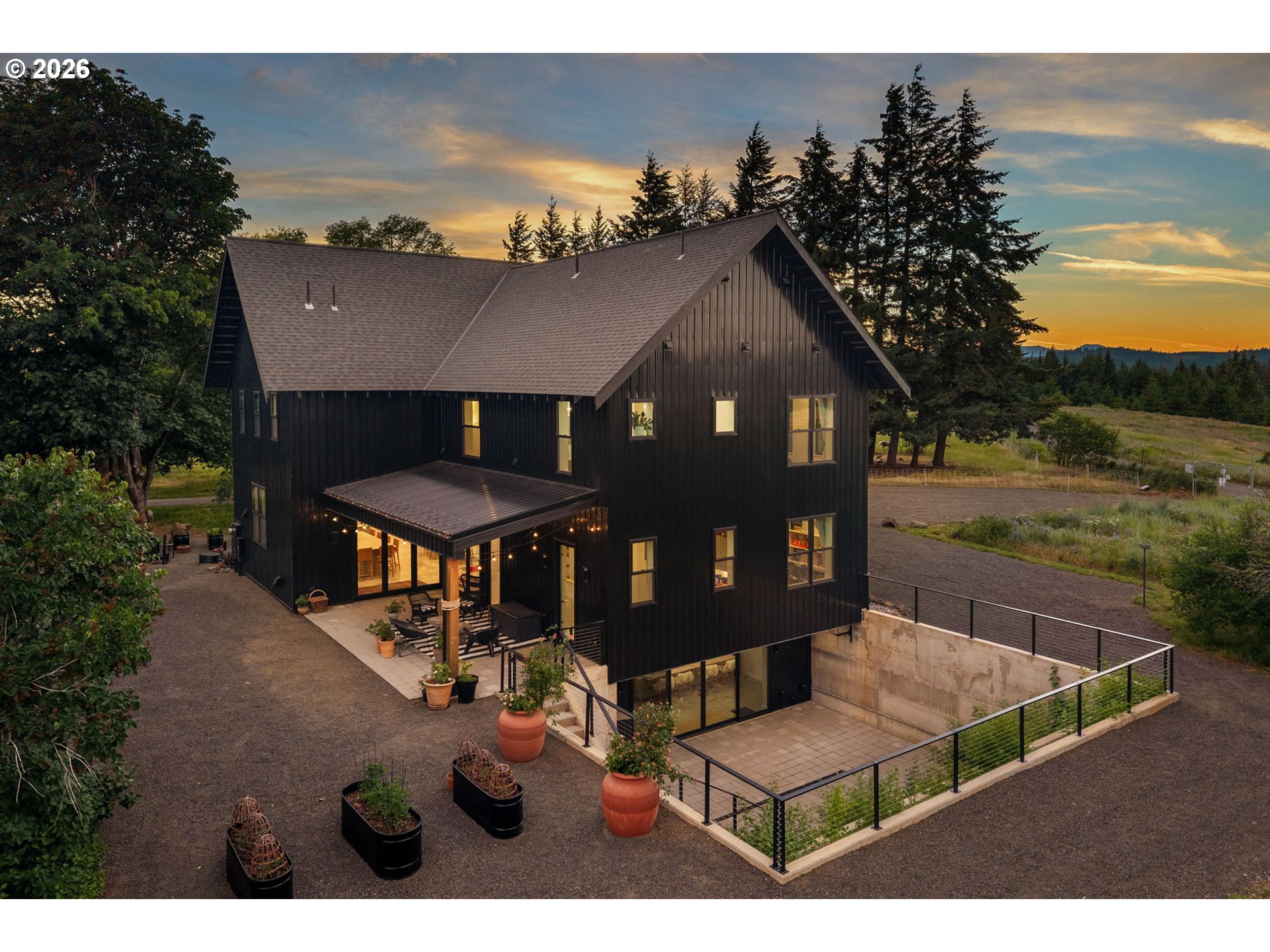319 BATES RD