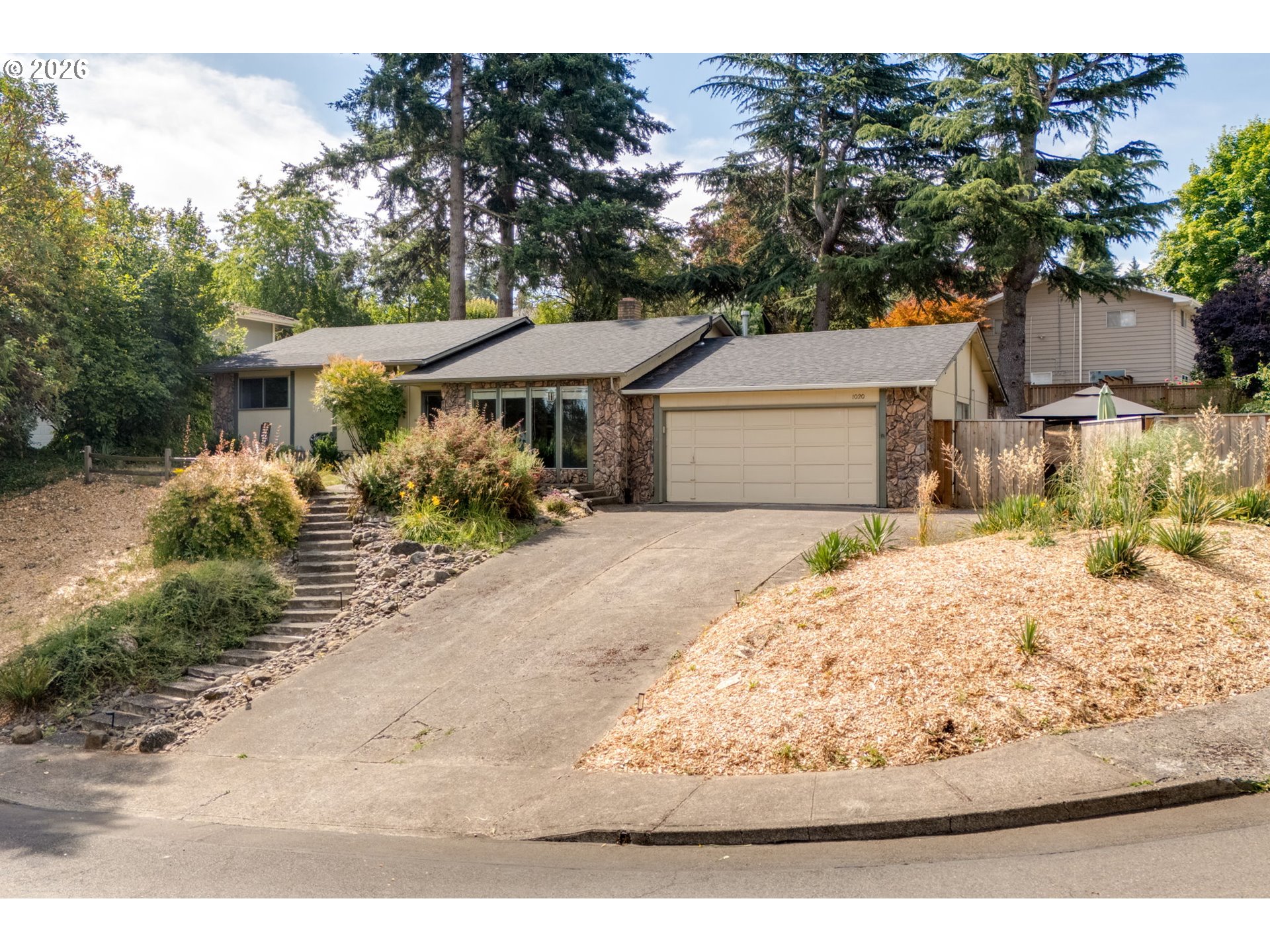 1020 WINDEMERE DR NW