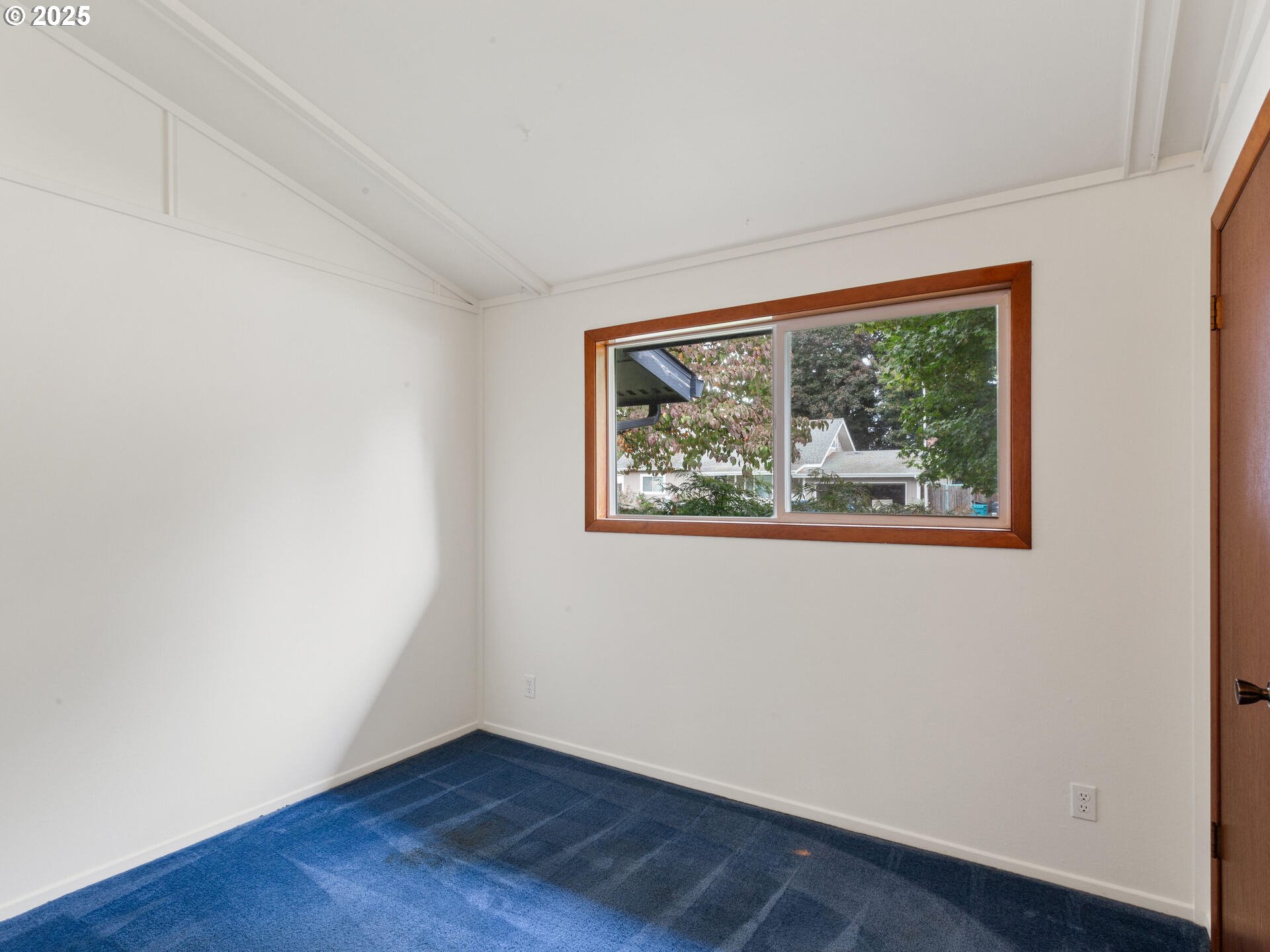 Vancouver, Washington 98662, United States, 3 Bedrooms Bedrooms, ,2 BathroomsBathrooms,Residential,Active,222633