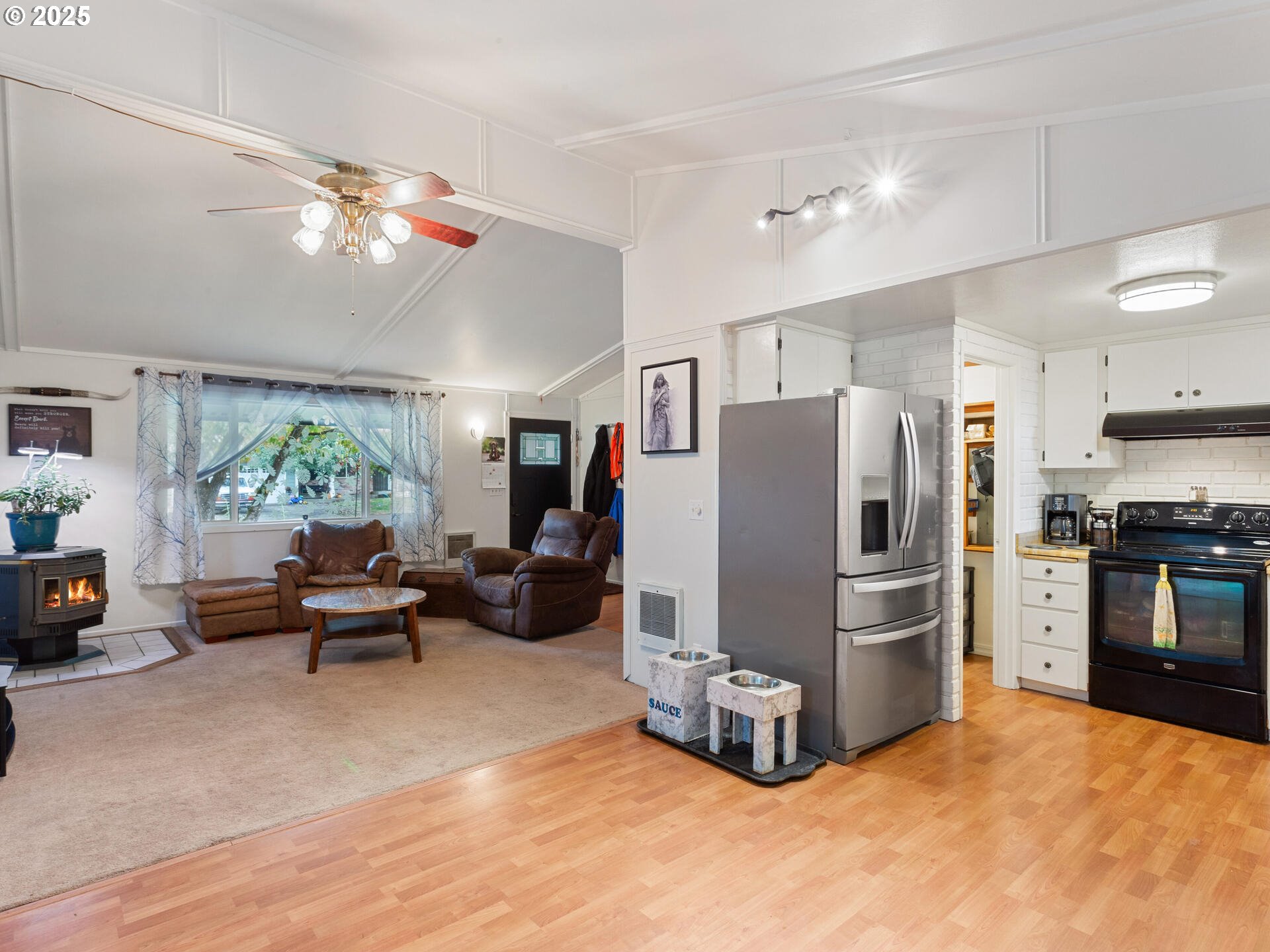 Vancouver, Washington 98662, United States, 3 Bedrooms Bedrooms, ,2 BathroomsBathrooms,Residential,Active,222633