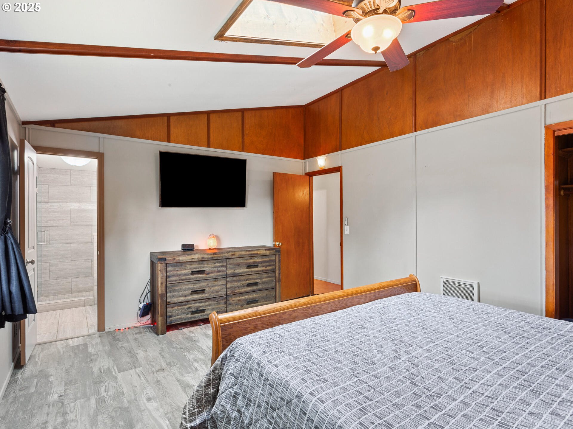 Vancouver, Washington 98662, United States, 3 Bedrooms Bedrooms, ,2 BathroomsBathrooms,Residential,Active,222633