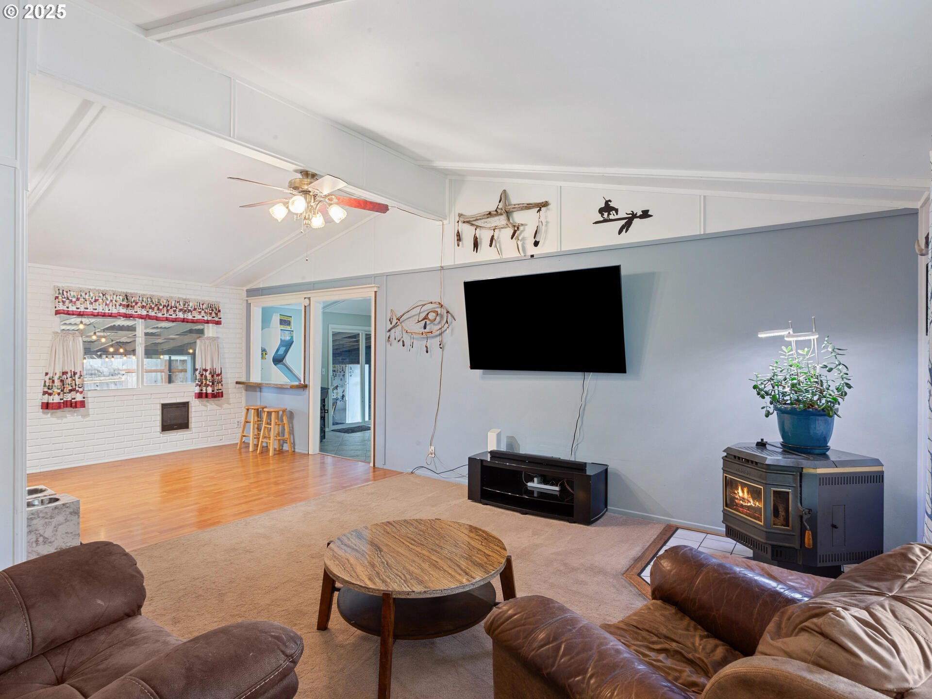 Vancouver, Washington 98662, United States, 3 Bedrooms Bedrooms, ,2 BathroomsBathrooms,Residential,Active,222633