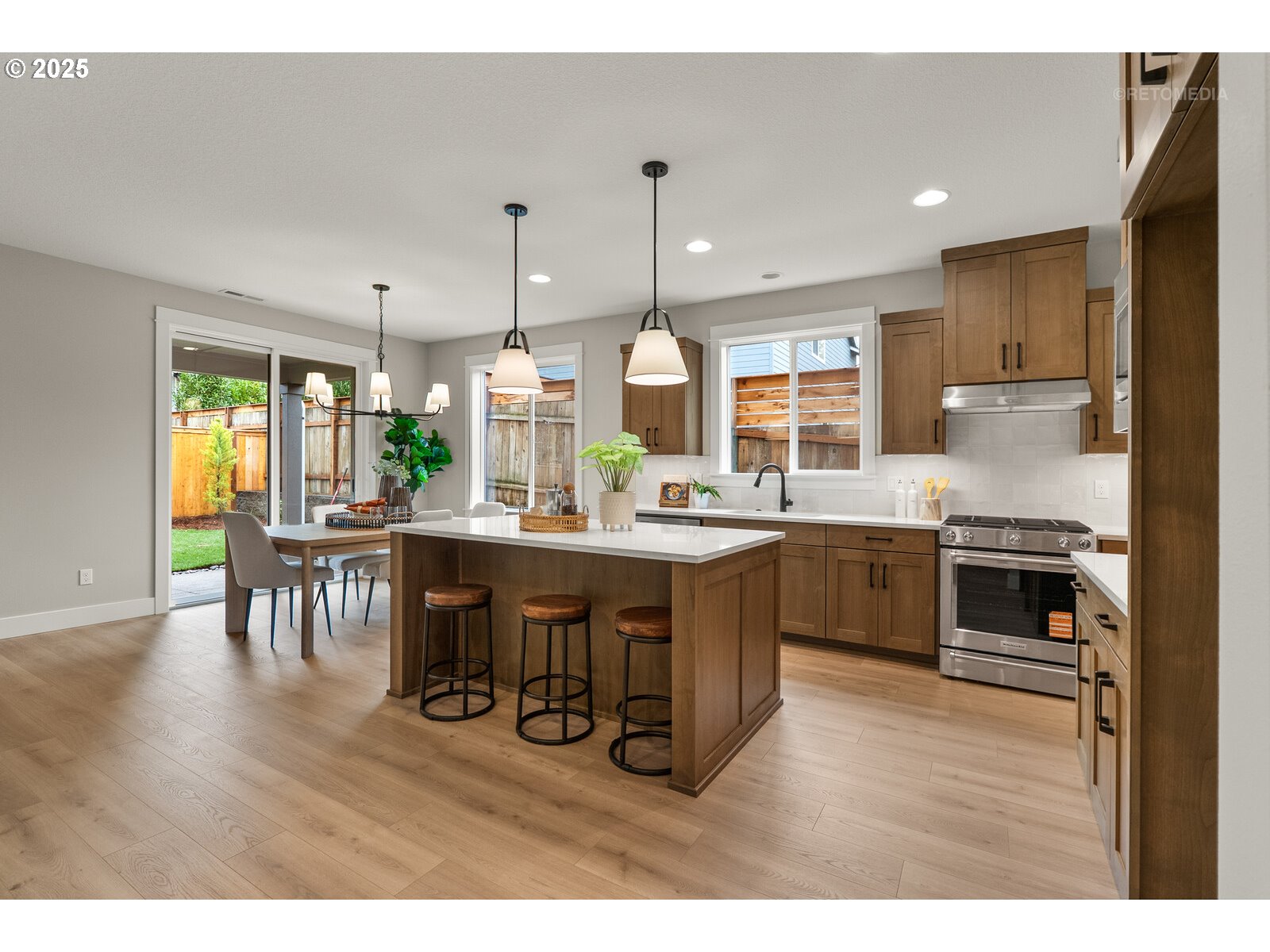 Beaverton, Oregon 97006, United States, 4 Bedrooms Bedrooms, ,3 BathroomsBathrooms,Residential,Active,241116