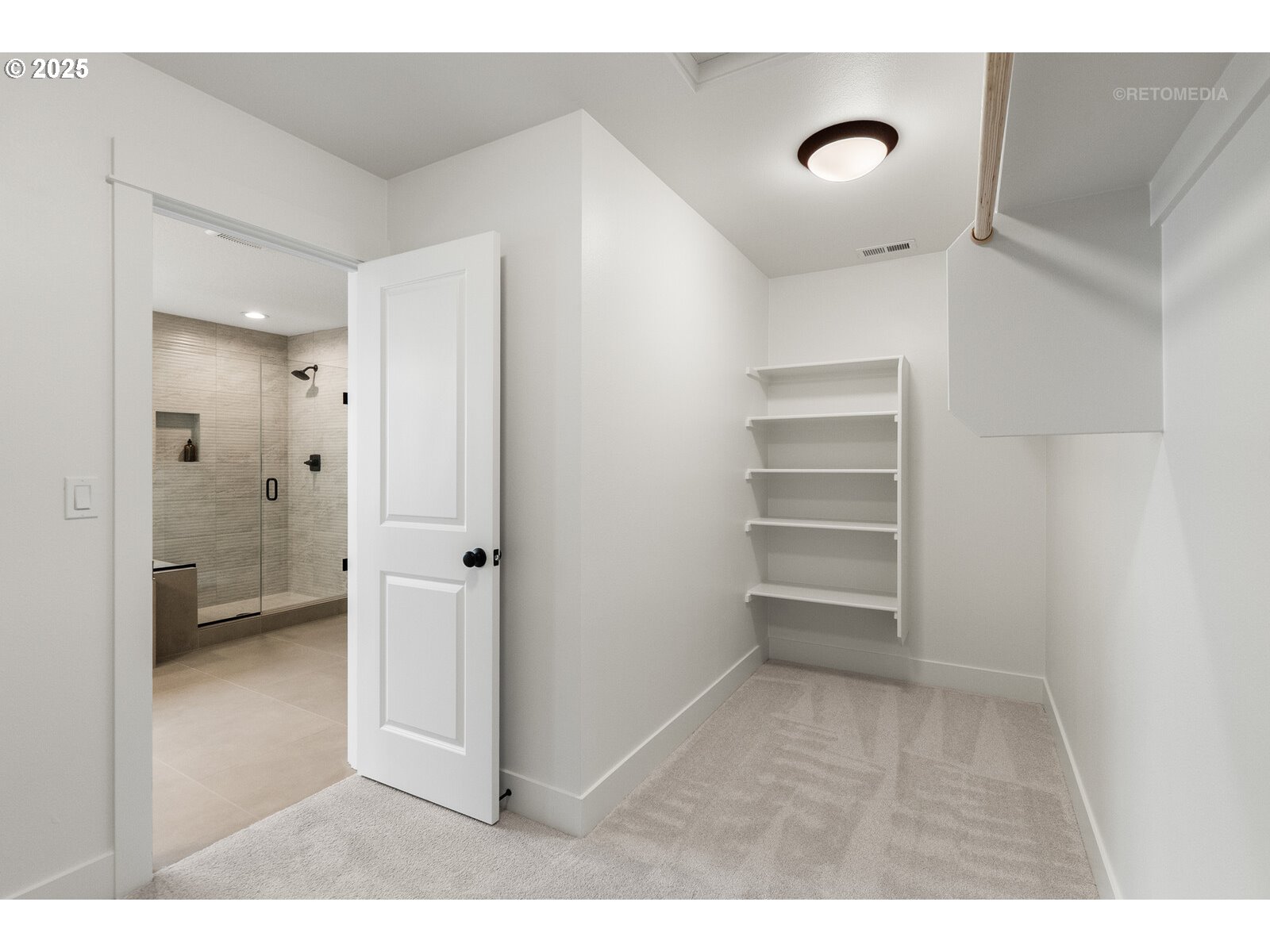 Beaverton, Oregon 97006, United States, 4 Bedrooms Bedrooms, ,3 BathroomsBathrooms,Residential,Active,241116