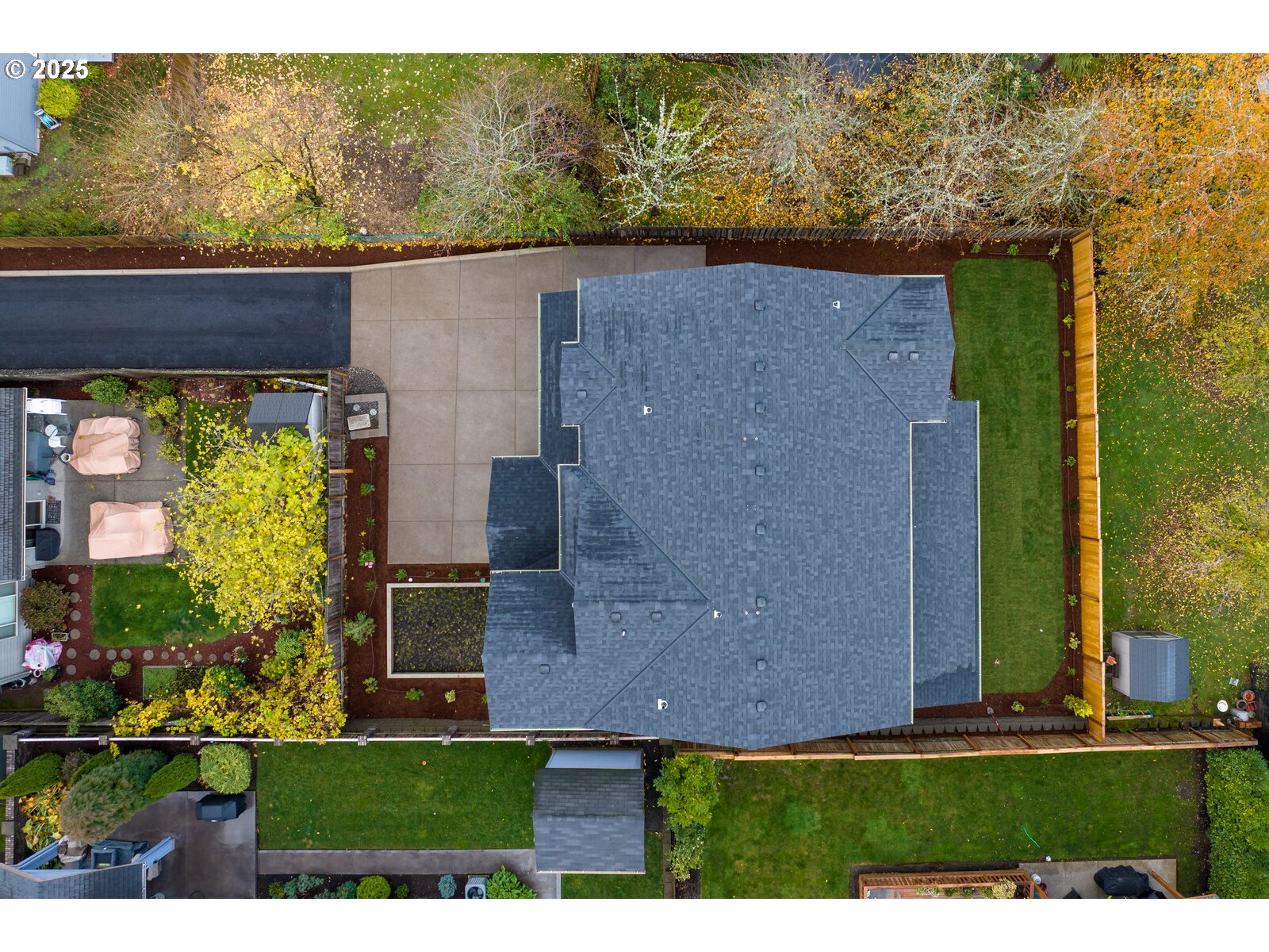 Beaverton, Oregon 97006, United States, 4 Bedrooms Bedrooms, ,3 BathroomsBathrooms,Residential,Active,241116