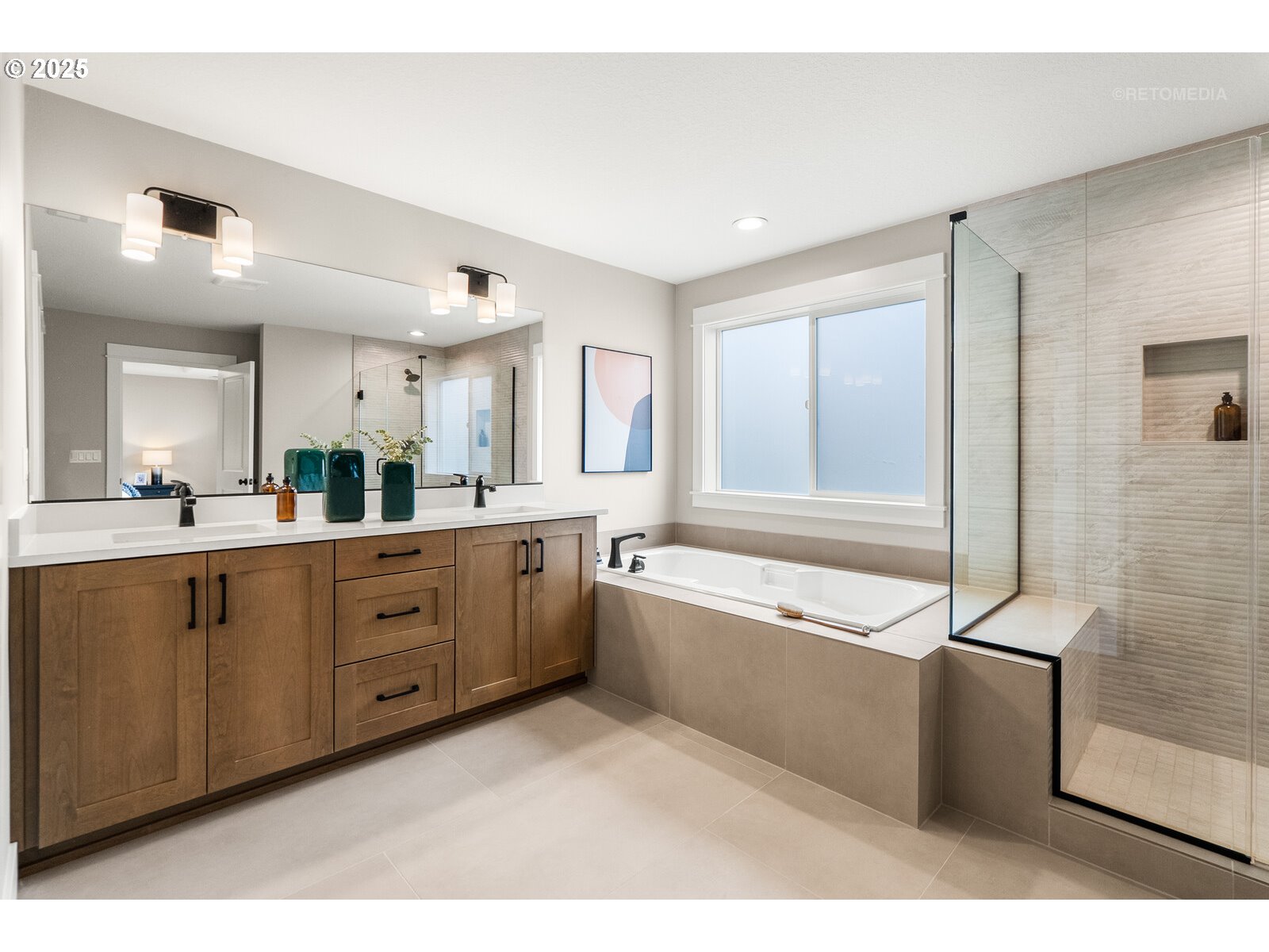 Beaverton, Oregon 97006, United States, 4 Bedrooms Bedrooms, ,3 BathroomsBathrooms,Residential,Active,241116