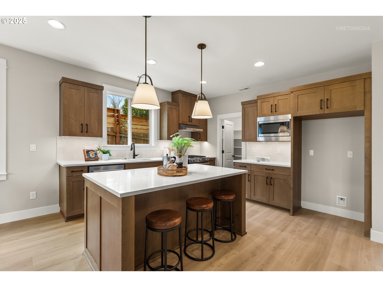 Beaverton, Oregon 97006, United States, 4 Bedrooms Bedrooms, ,3 BathroomsBathrooms,Residential,Active,241116