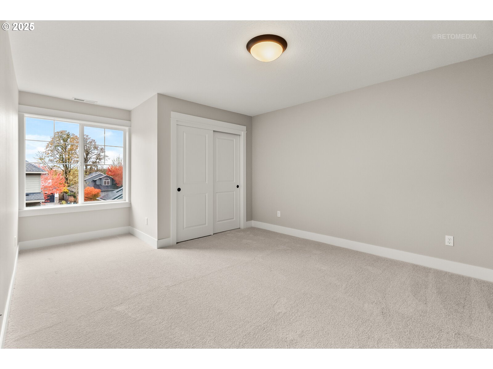 Beaverton, Oregon 97006, United States, 4 Bedrooms Bedrooms, ,3 BathroomsBathrooms,Residential,Active,241116