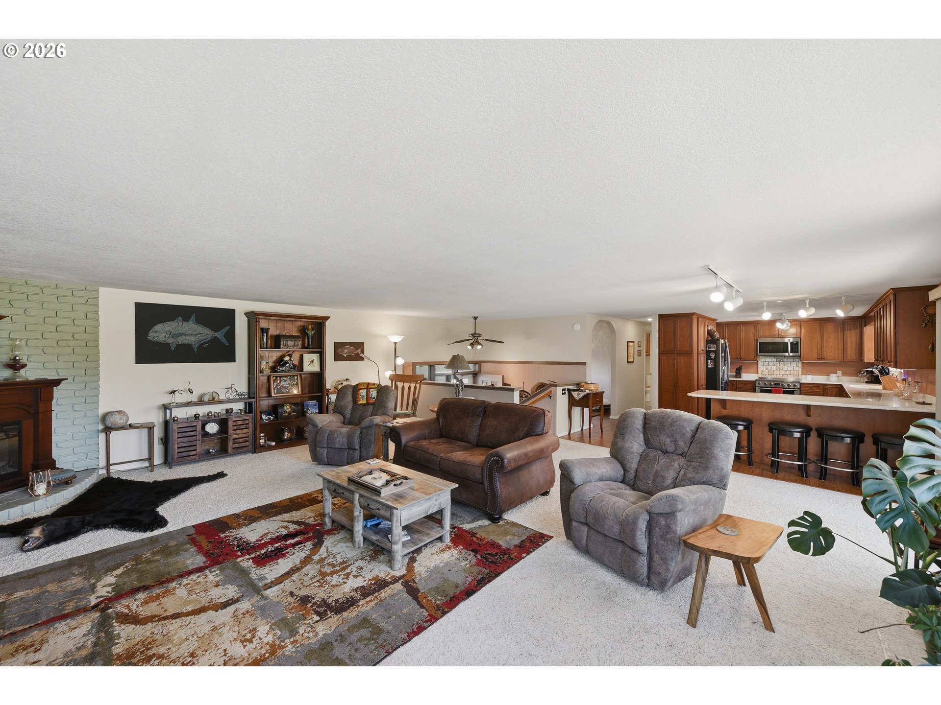 2820 COUNTRY CLUB CT