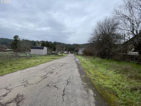 Tiny photo for 48433 Jasper Dr, Oakridge, OR 97463 (MLS # 559975156)