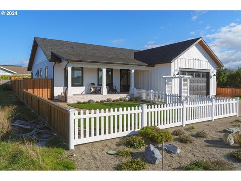 2625 Spinnaker Drive Bandon OR 97411