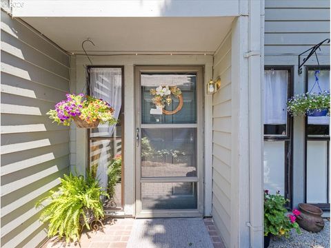 8512 SW BRIGHTFIELD CIR Tigard OR 97223