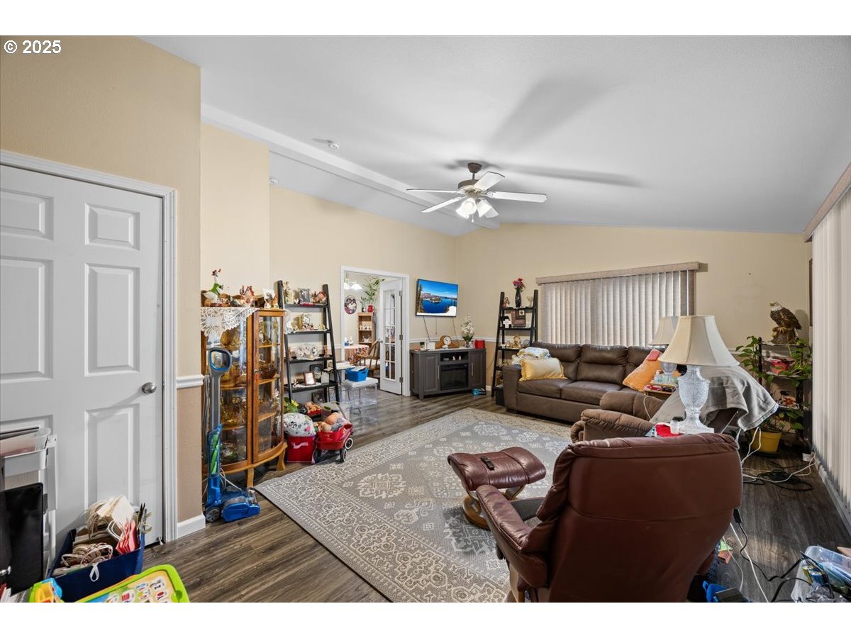 120 LITTLEBROOK LN